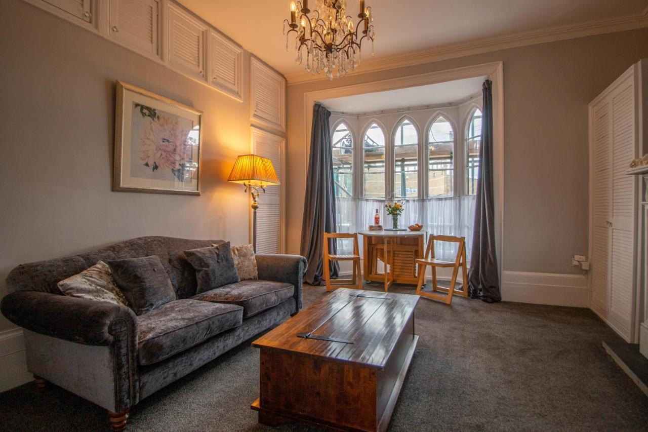 Grand 1 Bed Georgian At Florence House, In The Heart Of And 300m From * Herne Bay